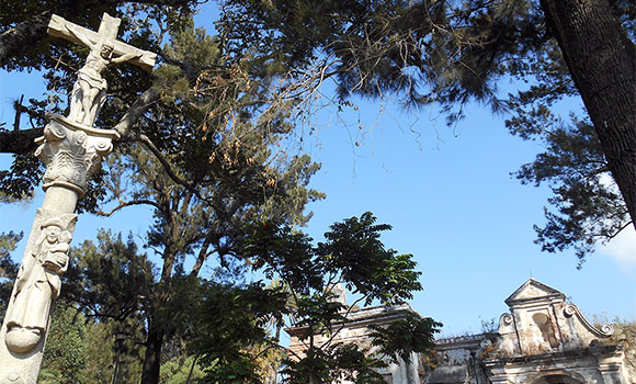 church exterior in antigua guatemala