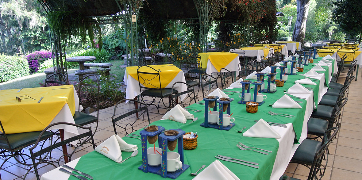 la casona del cafetal buffet table