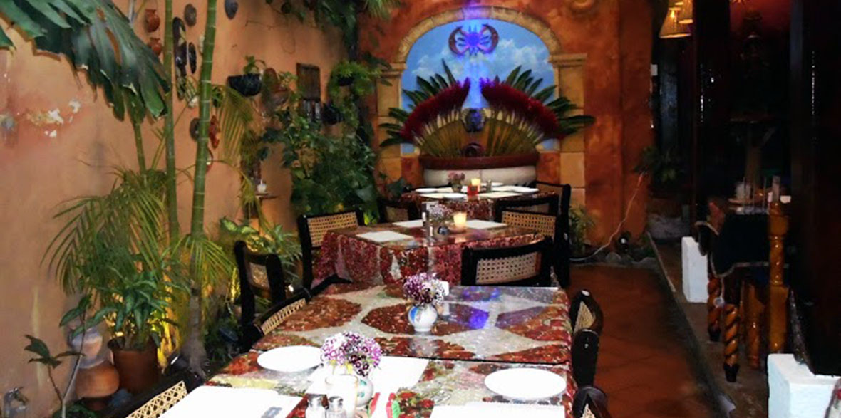 las palmas dining area