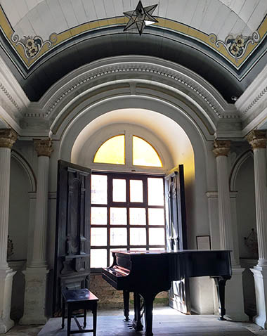 piano hall at casa na bolom