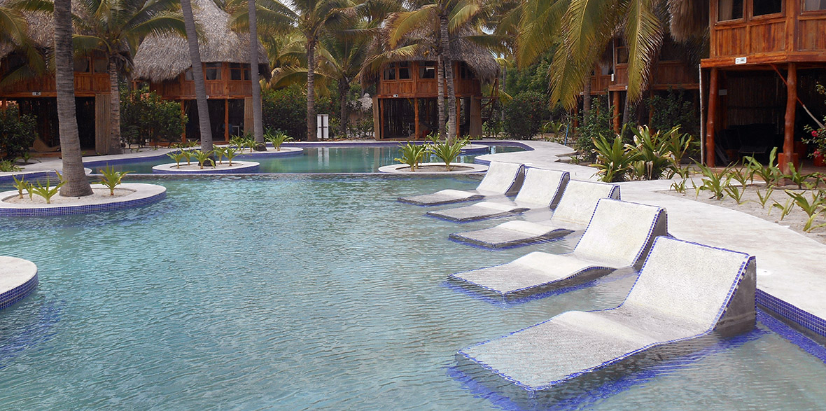 tortuga village pool