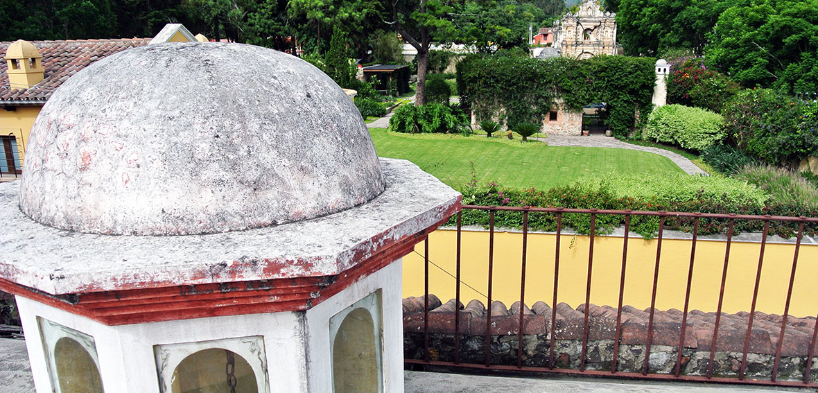 tradiciones hotel antigua roof